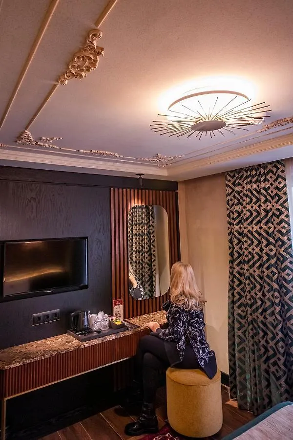 Tria Hotel Istanbul-Special Category 4*, Istambul