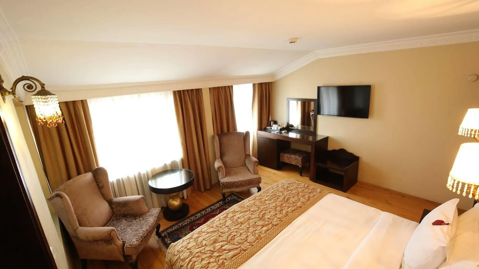 Tria Hotel Istanbul-Special Category 4*, Стамбул