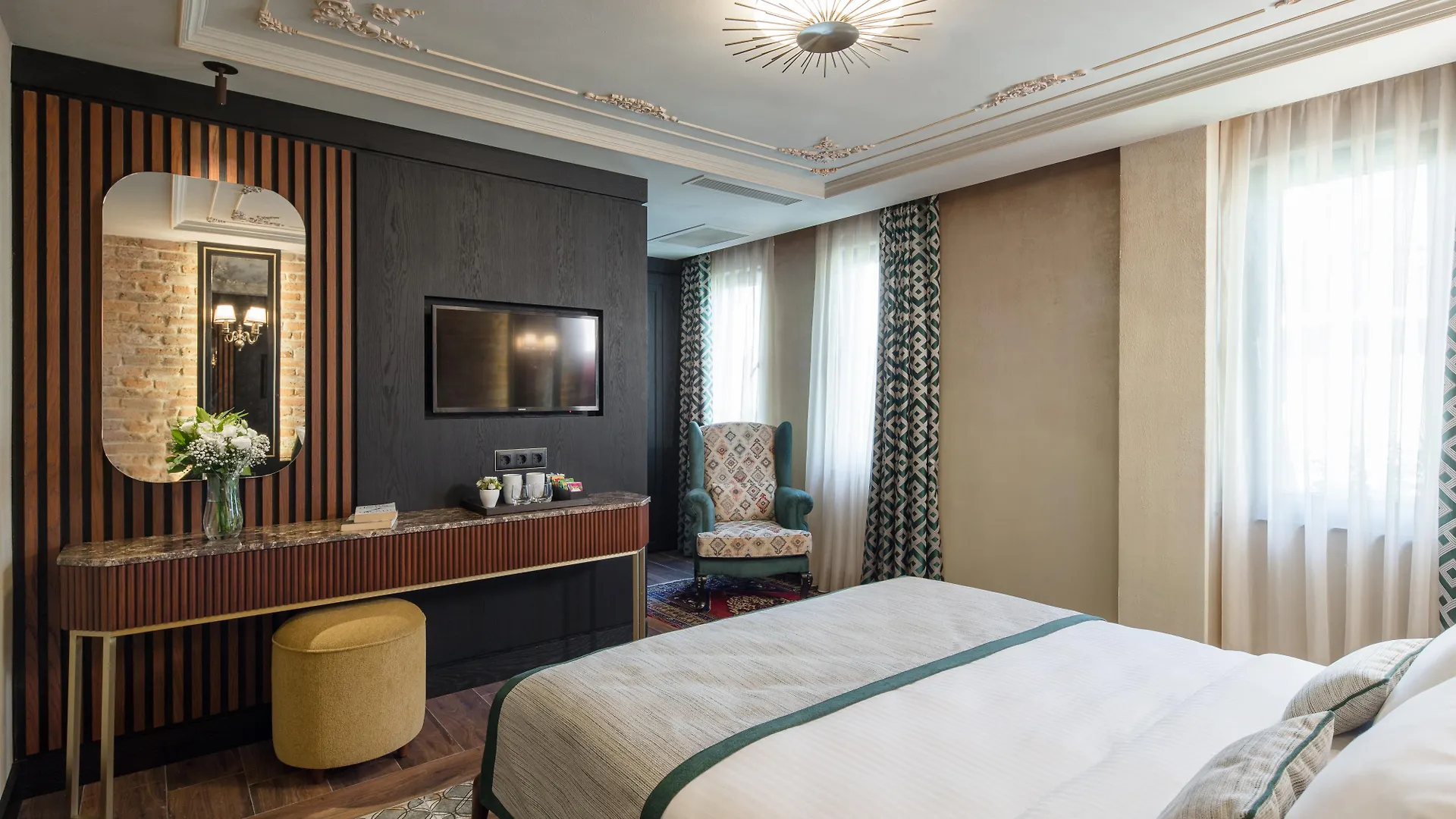 Tria Hotel Istanbul-Special Category 4*, Istanbul