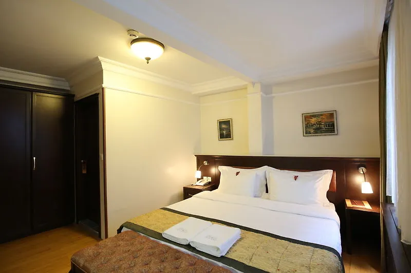 Tria Hotel Istanbul-Special Category 4*, Istanbul